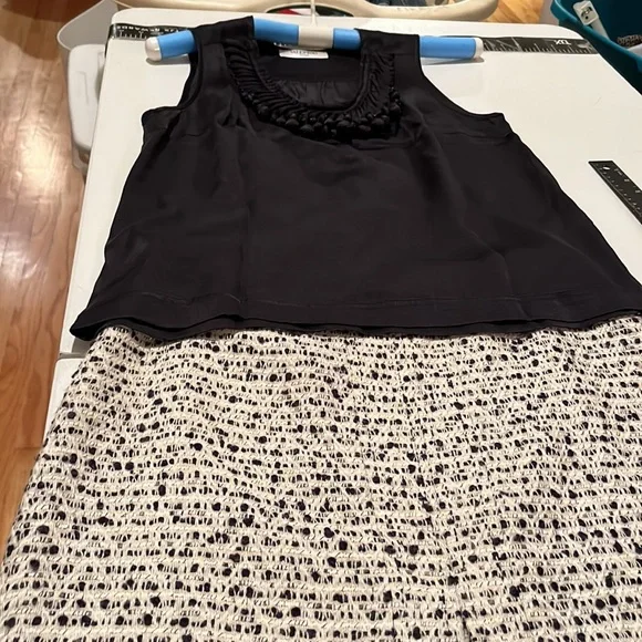 Valentino Roma medium silk camisole ITALY 42AUTHENTIC embellished neckline